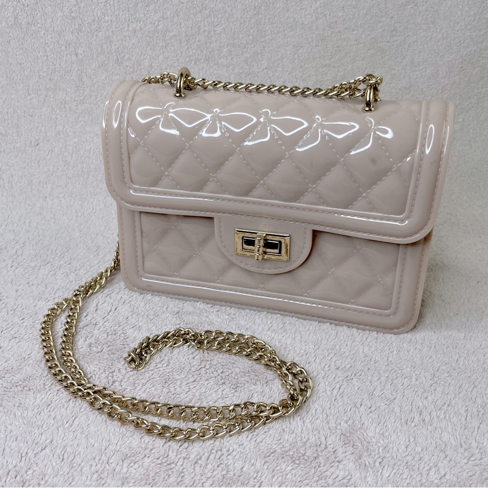 Elegant Cream Quilted Shoulder Bag